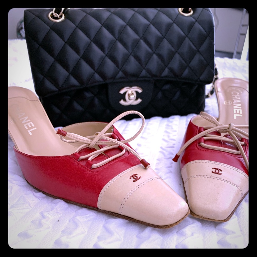 💯Authentic CHANEL  Pointed toe Leather Mules